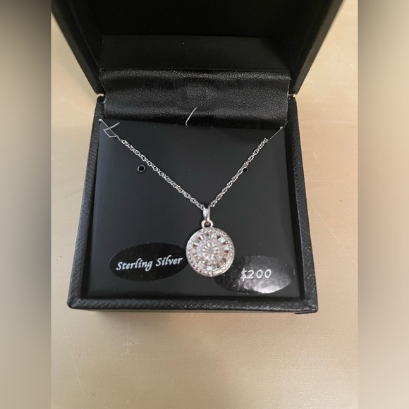 R.H. Macy & Co Fine Jewlery Sterling Silver Necklace - Picture 2 of 3